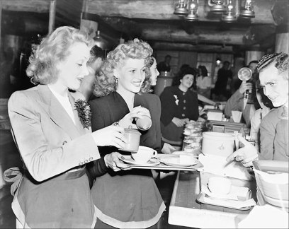 800px-Dietrich-Hayworth-Hollywood-Canteen-1942